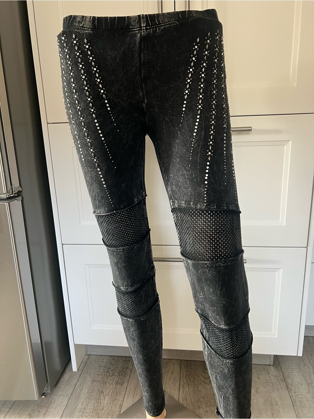 B7-37 Vocal Motto Style Leggings